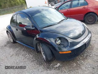 2009 Volkswagen New Beetle Coupe S with VIN 3VWRW31C19M500675, listed as a IAAI auction lot 40712963 with 177,014 mi miles. Bid and sale history available at carsss.com. Image 1.