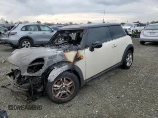 2013 MINI Cooper Hardtop with VIN WMWSU3C50DT690601, listed as a Copart auction lot 48010965 with 0 mi miles and Non Repairable. Bid and sale history available at carsss.com. Image 1.