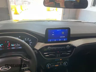 2021 Ford Escape SEL с VIN 1FMCU9H98MUB02889, выставлен на аукционе IAAI как лот 42569717 с пробегом 42 279 миль миль и . История ставок и продаж доступна на DreamBid. Изображение 1.
