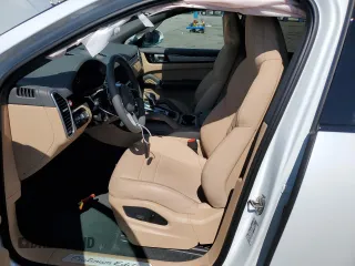 2023 Porsche Cayenne E-Hybrid z VIN WP1BE2AY0PDA28263, wystawiony jako Copart lot #67593303 z przebiegiem 6 944 mil mil oraz . Historia ofert i sprzedaży dostępna na DreamBid. Obrazek 7.