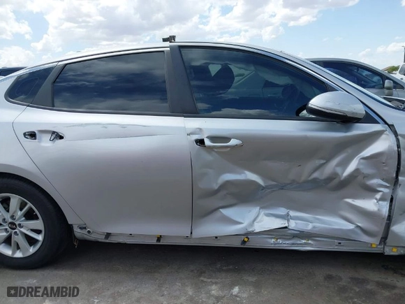 2016 Kia Optima LX with VIN KNAGT4L34G5111504, listed as a IAAI auction lot 41955031 with 80,727 mi miles. Bid and sale history available at carsss.com. Image 13.