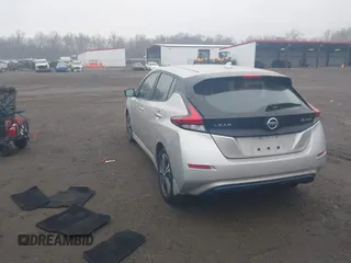 2019 Nissan LEAF SV z VIN 1N4AZ1CP2KC321523, wystawiony jako IAAI lot #41457178 z przebiegiem 28 146 mil mil oraz . Historia ofert i sprzedaży dostępna na DreamBid. Obrazek 3.
