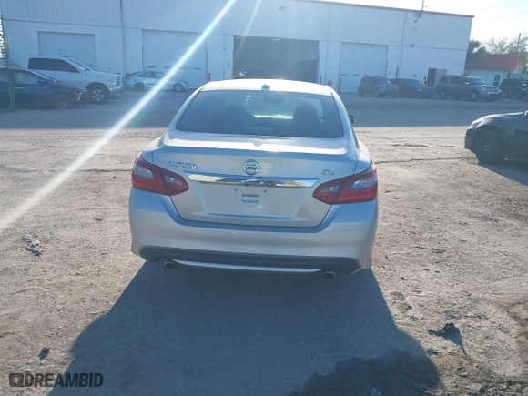 2018 Nissan Altima 2.5 SL with VIN 1N4AL3AP5JC171504, listed as a IAAI auction lot 41631839 with 70,638 mi miles. Bid and sale history available at carsss.com. Image 16.