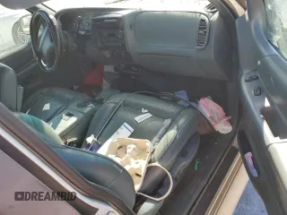1997 Ford Explorer XLT с VIN 1FMDU32P0VUA26160, выставлен на аукционе Copart как лот 82038484 с пробегом 147 133 миль миль и Списание • Salvage title. История ставок и продаж доступна на DreamBid. Изображение 8.