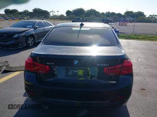 2018 BMW 3 Series 330i xDrive с VIN WBA8D9C53JA616383, выставлен на аукционе IAAI как лот 42319253 с пробегом 89 297 миль миль и . История ставок и продаж доступна на DreamBid. Изображение 16.