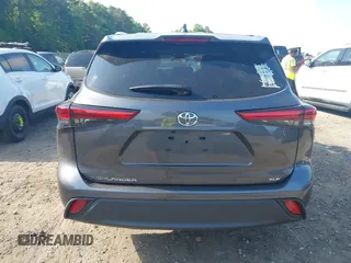 2023 Toyota Highlander L z VIN 5TDKDRAH6PS039527, wystawiony jako IAAI lot #42165200 z przebiegiem 27 350 mil mil oraz . Historia ofert i sprzedaży dostępna na DreamBid. Obrazek 16.