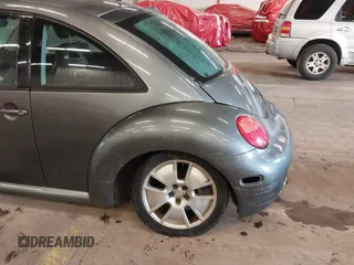2002 Volkswagen New Beetle Coupe S with VIN 3VWFE21C72M440584, listed as a IAAI auction lot 41265752 with 190,102 mi miles. Bid and sale history available at carsss.com. Image 6.