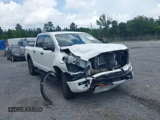 2023 Nissan Titan SV z VIN 1N6AA1ED8PN104913, wystawiony jako IAAI lot #42503460 z przebiegiem 26 876 mil mil oraz . Historia ofert i sprzedaży dostępna na DreamBid. Obrazek 1.