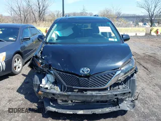 2015 Toyota Sienna SE with VIN 5TDXK3DC4FS581586, listed as a IAAI auction lot 41893274 with 263,577 mi miles. Bid and sale history available at carsss.com. Image 12.