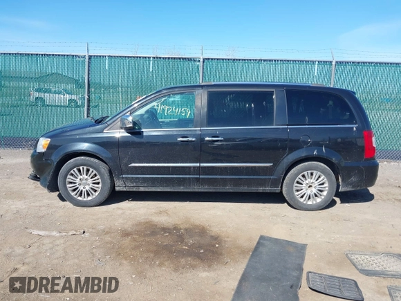 2015 Chrysler Town & Country Limited Platinum with VIN 2C4RC1GG2FR529357, listed as a IAAI auction lot 41924159 with 220,575 mi miles and . Bid and sale history available at DreamBid. Image 14.