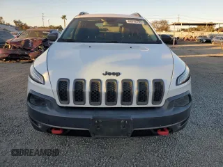 2014 Jeep Cherokee Trailhawk with VIN 1C4PJMBB4EW158878, listed as a Copart auction lot 88818735 with 126,221 mi miles and Clean Title. Bid and sale history available at carsss.com. Image 5.