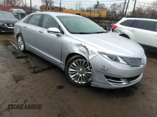 2013 Lincoln MKZ with VIN 3LN6L2JKXDR811822, listed as a IAAI auction lot 42009690 with 128,405 mi miles. Bid and sale history available at carsss.com. Image 1.