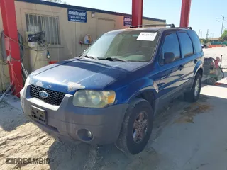 2007 Ford Escape XLS with VIN 1FMYU92Z27KB70443, listed as a IAAI auction lot 42114792 with 231,217 mi miles. Bid and sale history available at carsss.com. Image 2.