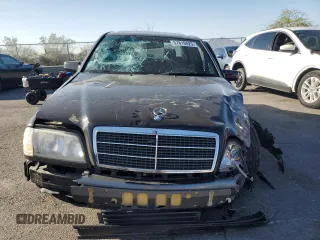1994 Mercedes-Benz C z VIN WDBHA28E3RF075327, wystawiony jako Copart lot #57819825 z przebiegiem 83 224 mil mil oraz Szkoda całkowita • Salvage title. Historia ofert i sprzedaży dostępna na DreamBid. Obrazek 5.