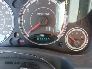 2006 Jeep Liberty Limited z VIN 1J4GL58K56W183758, wystawiony jako IAAI lot #42690220 z przebiegiem 76 067 mil mil oraz . Historia ofert i sprzedaży dostępna na DreamBid. Obrazek 15.