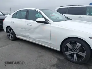 2025 Mercedes-Benz C 300 z VIN W1KAF4HB7SR250324, wystawiony jako IAAI lot #42404658 z przebiegiem 9 117 mil mil oraz . Historia ofert i sprzedaży dostępna na DreamBid. Obrazek 6.