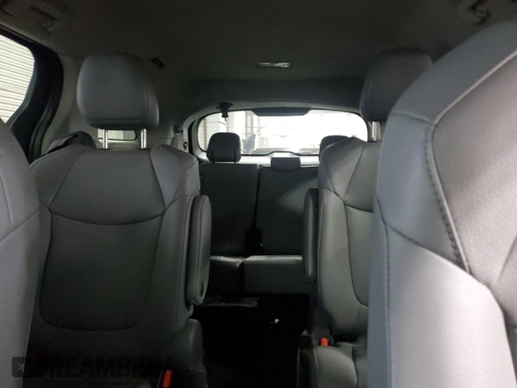 2021 Toyota Sienna XLE z VIN 5TDYRKECXMS024686, wystawiony jako Copart lot #56990895 z przebiegiem 37 744 mil mil oraz Szkoda całkowita • Salvage title. Historia ofert i sprzedaży dostępna na DreamBid. Obrazek 10.