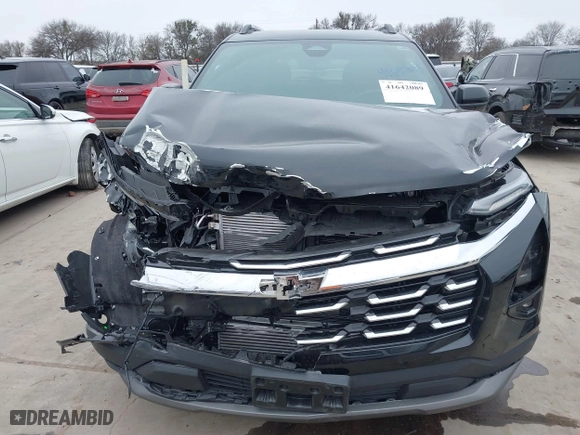 2025 Chevrolet Equinox FWD LT with VIN 3GNAXHEG7SL123425, listed as a IAAI auction lot 41642089 with 8,469 mi miles. Bid and sale history available at carsss.com. Image 6.