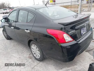 2019 Nissan Versa SV z VIN 3N1CN7APXKL817066, wystawiony jako IAAI lot #41387531 z przebiegiem 57 197 mil mil oraz . Historia ofert i sprzedaży dostępna na DreamBid. Obrazek 3.