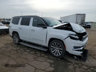 2023 Jeep Grand Wagoneer z VIN 1C4SJVEJ4PS550269, wystawiony jako Copart lot #52693175 z przebiegiem 9 915 mil mil oraz Szkoda całkowita • Salvage title. Historia ofert i sprzedaży dostępna na DreamBid. Obrazek 4.