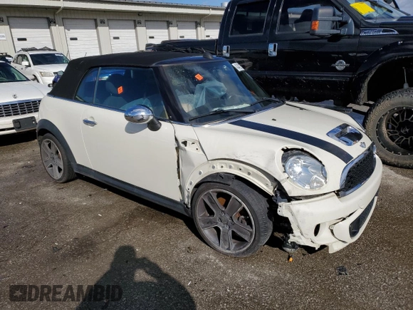 2011 MINI Convertible S z VIN WMWZP3C59BT249049, wystawiony jako Copart lot #43482275 z przebiegiem 148 283 mil mil oraz Szkoda całkowita • Salvage title. Historia ofert i sprzedaży dostępna na DreamBid. Obrazek 4.