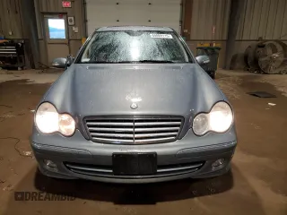 2005 Mercedes-Benz C 320 с VIN WDBRF84J15F662342, выставлен на аукционе Copart как лот 44009115 с пробегом 172 017 миль миль и Списание • Salvage title. История ставок и продаж доступна на DreamBid. Изображение 5.