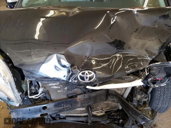 2013 Toyota Sienna XLE with VIN 5TDDK3DC4DS070167, listed as a Copart auction lot 46992565 with Not Provided miles and Salvage Title. Bid and sale history available at DreamBid. Image 12.