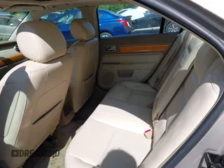2007 Lincoln MKZ z VIN 3LNHM26T27R627910, wystawiony jako IAAI lot #42399022 z przebiegiem 245 768 mil mil oraz . Historia ofert i sprzedaży dostępna na DreamBid. Obrazek 8.