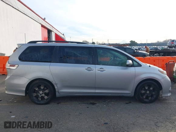 2011 Toyota Sienna SE with VIN 5TDXK3DC4BS070311, listed as a IAAI auction lot 41379741 with 138,589 mi miles. Bid and sale history available at carsss.com. Image 13.