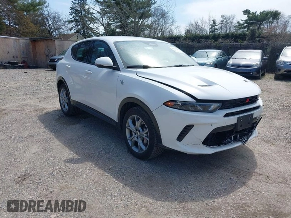 2024 Dodge Hornet R/T with VIN ZACPDFCW8R3A28634, listed as a IAAI auction lot 42019630 with 19,029 mi miles and . Bid and sale history available at DreamBid. Image 1.