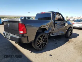 2018 Ram 1500 Express z VIN 3C6JR6AT8JG194710, wystawiony jako Copart lot #76321214 z przebiegiem 77 168 mil mil oraz Szkoda całkowita • Salvage title. Historia ofert i sprzedaży dostępna na DreamBid. Obrazek 3.