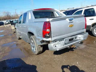 2012 Chevrolet Avalanche LS with VIN 3GNTKEE74CG143616, listed as a IAAI auction lot 41818073 with 209,041 mi miles. Bid and sale history available at carsss.com. Image 3.