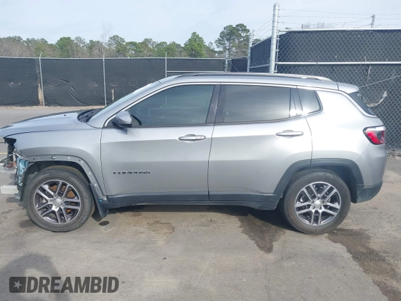 2020 Jeep Compass Latitude w/Sun/Safety Pkg with VIN 3C4NJCBB3LT257860, listed as a IAAI auction lot 41601408 with 72,364 mi miles. Bid and sale history available at carsss.com. Image 15.