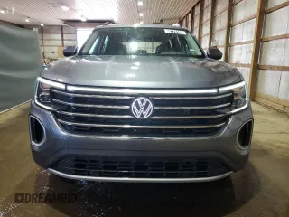 2025 Volkswagen Atlas SE with VIN 1V2HR2CA3SC512621, listed as a Copart auction lot 60779105 with 13,500 mi miles and Clean title. Bid and sale history available at DreamBid. Image 5.