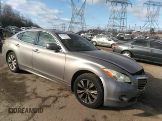 2011 Infiniti M z VIN JN1BY1ARXBM371198, wystawiony jako IAAI lot #39194226 z przebiegiem Nie podano mil oraz . Historia ofert i sprzedaży dostępna na DreamBid. Obrazek 1.