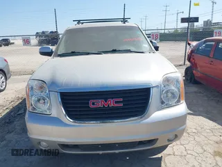 2013 GMC Yukon SLT with VIN 1GKS1CE09DR268602, listed as a IAAI auction lot 41992325 with 167,476 mi miles. Bid and sale history available at carsss.com. Image 12.