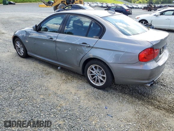 2010 BMW 3 Series 328i xDrive z VIN WBAPK5C56AA647752, wystawiony jako Copart lot #64165885 z przebiegiem 97 797 mil mil oraz Szkoda całkowita • Salvage title. Historia ofert i sprzedaży dostępna na DreamBid. Obrazek 2.