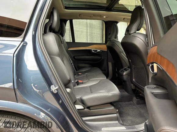 2024 Volvo XC90 Plus Bright Theme with VIN YV4062PE3R1155917, listed as a Copart auction lot 44853265 with 7,968 mi miles and Salvage title. Bid and sale history available at DreamBid. Image 8.