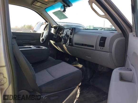 2007 Chevrolet Silverado 1500 Work Truck with VIN 2GCEC13C571535347, listed as a IAAI auction lot 41272098 with 350,157 mi miles and . Bid and sale history available at DreamBid. Image 5.