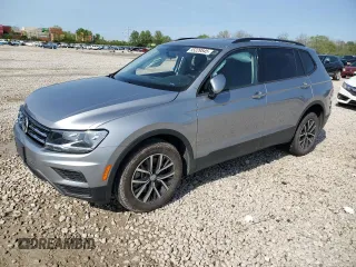 2021 Volkswagen Tiguan S z VIN 3VV1B7AX7MM133023, wystawiony jako Copart lot #55229545 z przebiegiem 57 228 mil mil oraz Szkoda całkowita • Salvage title. Historia ofert i sprzedaży dostępna na DreamBid. Obrazek 1.