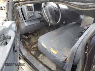 2000 Ford F-250 XL z VIN 1FTNX21L3YED48024, wystawiony jako Copart lot #85497574 z przebiegiem 181 072 mil mil oraz Nie do naprawy • Non repairable. Historia ofert i sprzedaży dostępna na DreamBid. Obrazek 8.