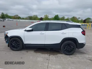 2024 GMC Terrain SLT z VIN 3GKALPEG5RL384887, wystawiony jako IAAI lot #42192857 z przebiegiem 4 267 mil mil oraz . Historia ofert i sprzedaży dostępna na DreamBid. Obrazek 14.