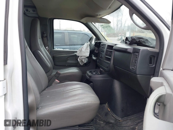 2012 GMC Savana Cargo Van with VIN 1GTZ7TBG1C1198262, listed as a IAAI auction lot 41544120 with 178,651 mi miles. Bid and sale history available at carsss.com. Image 5.