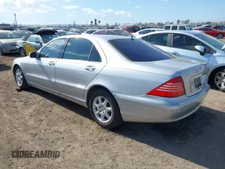 2001 Mercedes-Benz S-Class with VIN WDBNG75J11A193832, listed as a IAAI auction lot 41358326 with 0 mi miles. Bid and sale history available at carsss.com. Image 3.