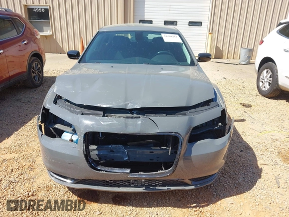 2018 Chrysler 300 Touring with VIN 2C3CCAAG5JH293353, listed as a IAAI auction lot 41884212 with 83,526 mi miles. Bid and sale history available at carsss.com. Image 12.