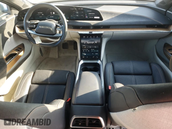 2023 Lucid Air Grand Touring z VIN 50EA1GBA4PA004875, wystawiony jako Copart lot #56100425 z przebiegiem 8176 mil mil oraz Szkody całkowita. Historia ofert i sprzedaży dostępna na DreamBid. Obrazek 8.
