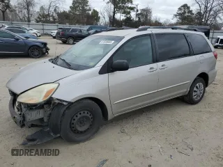 2004 Toyota Sienna CE with VIN 5TDZA23C34S044504, listed as a Copart auction lot 47039055 with 124,056 mi miles and Salvage Title. Bid and sale history available at carsss.com. Image 1.