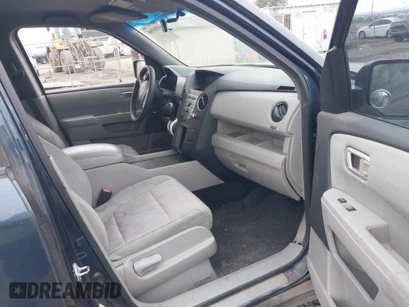 2011 Honda Pilot EX with VIN 5FNYF4H41BB004997, listed as a IAAI auction lot 40505560 with 141,487 mi miles. Bid and sale history available at carsss.com. Image 5.