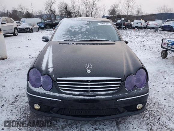 2005 Mercedes-Benz C 55 AMG z VIN WDBRF76J35F584816, wystawiony jako Copart lot #45890395 z przebiegiem 154 772 mil mil oraz Szkoda całkowita • Salvage title. Historia ofert i sprzedaży dostępna na DreamBid. Obrazek 5.