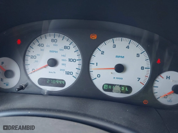 2003 Dodge Caravan EL with VIN 2D4GP34363R215394, listed as a IAAI auction lot 42016621 with 278,944 mi miles. Bid and sale history available at carsss.com. Image 7.